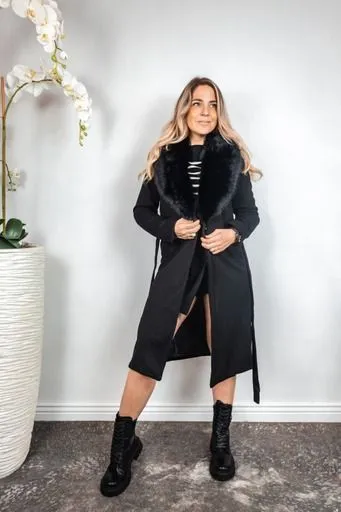By Hilke Soroya Coat 